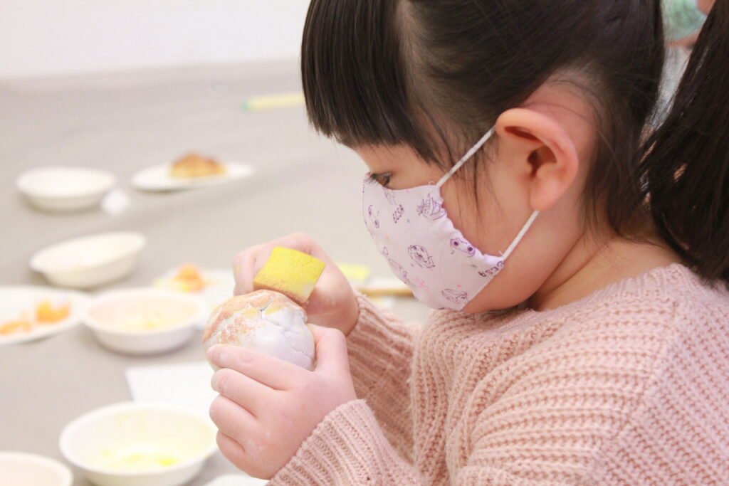 紙粘土でパン作り　造形教室みると